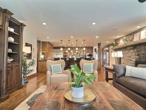 Open Concept - The open format of the living room into the kitchen provides the perfect setting for the entire group to congregate, eat, laugh and socialize.