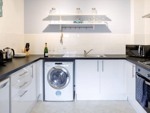 Kitchen | April Cottage, Padstow