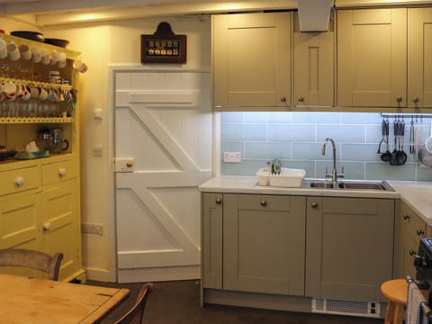 Kitchen | Bryn Hyfryd, Harlech