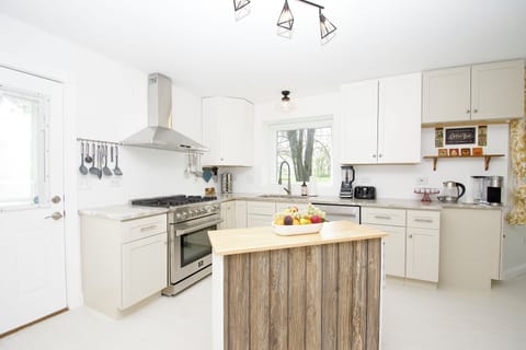 Everything is within easy reach for the chef of the house.