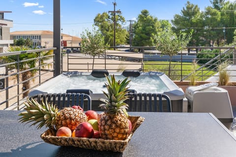 Outdoor spa tub