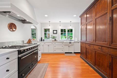 Room to make all of your culinary desires!