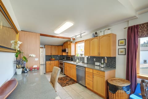 Kitchen | 2nd Floor | French Press & Percolator | Spices