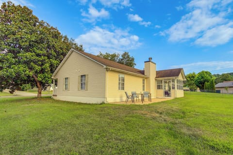 Knoxville Vacation Rental | 3BR | 2BA | 1 Step to Enter | 1,340 Sq Ft