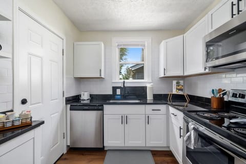 Fully Furnished Kitchen