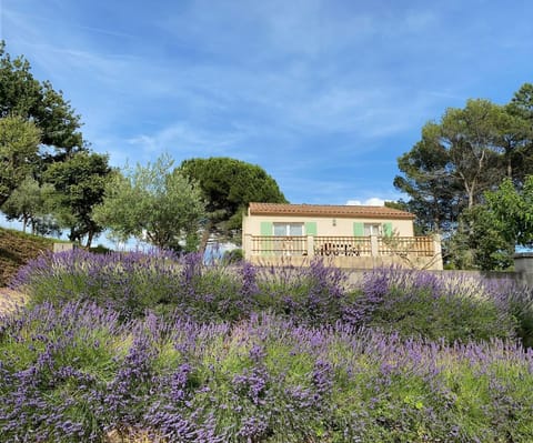 VILLA IN THE GARD/ARDECHE AREA QUIET, GREEN SURROUNDINGS House in Pont-Saint-Esprit