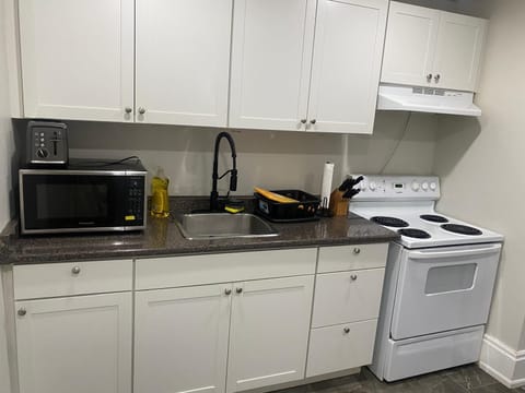 Microwave, oven, stovetop, cookware/dishes/utensils