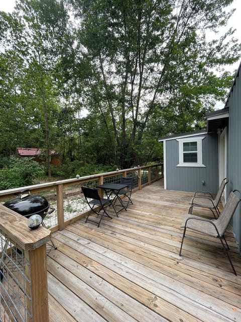 Spacious designated smoking area, also for grilling, or just hanging out