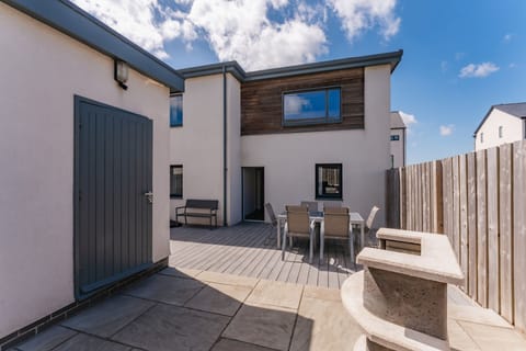 Cool Waves outside area