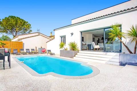 Villa Manade image