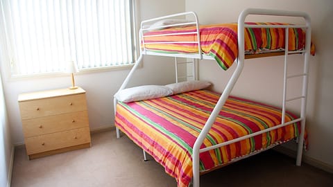 3 bedrooms, iron/ironing board, bed sheets