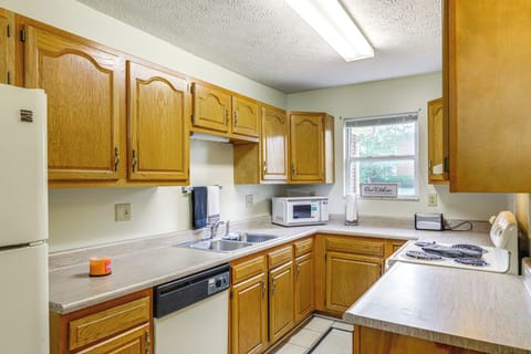 Kitchen | Keurig Coffee Maker | Dishwasher | Cooking Utensils | Toaster