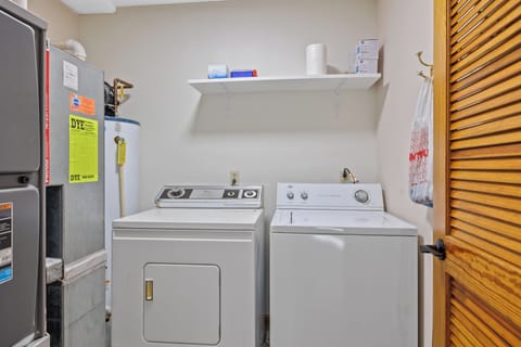Laundry in lower unit, 2nd laundry room also in upstairs unit