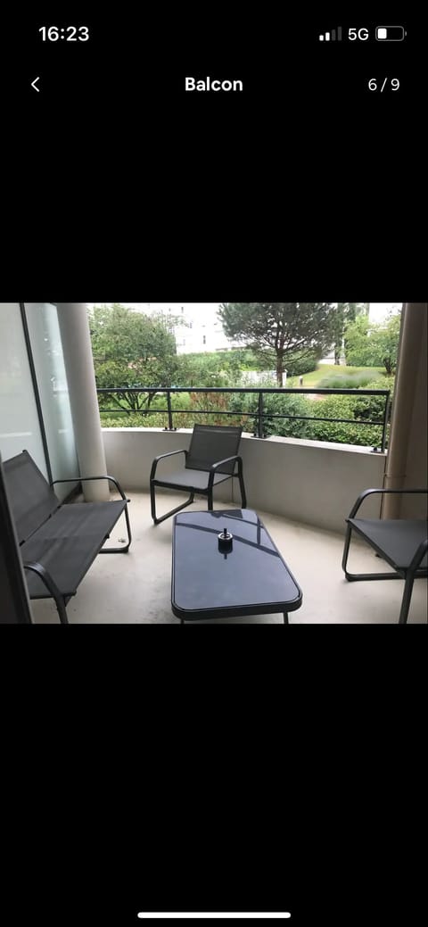 Appartement Avec Piscine et Garage à Tassin Apartment in Tassin-la-Demi-Lune