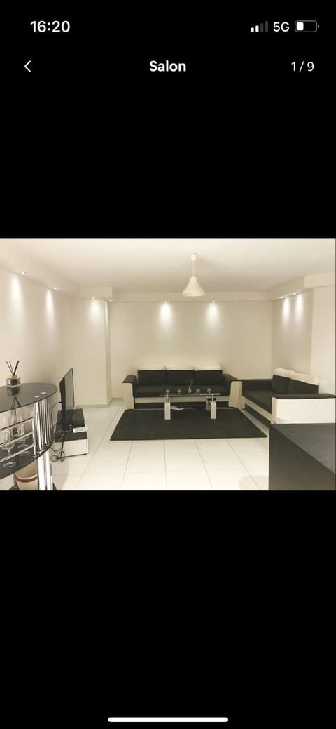 Appartement Avec Piscine et Garage à Tassin Apartment in Tassin-la-Demi-Lune