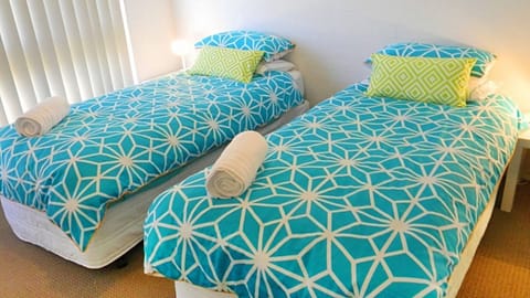 3 bedrooms, bed sheets