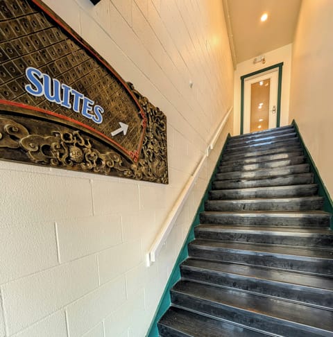 Entrance to Blue Water Inn and Suites.