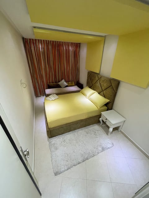 3 bedrooms, in-room safe, iron/ironing board, free WiFi