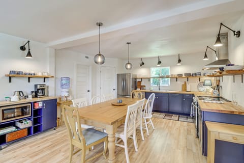 Kitchen | Cooking Basics | Spices | Toaster | Crockpot | Coffee Bar | 1st Floor