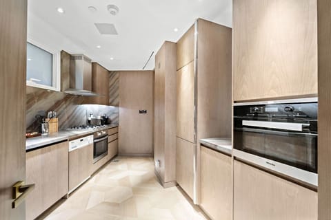 Gourmet Kitchen: Whip up culinary delights in sleek design with top-notch appliances!