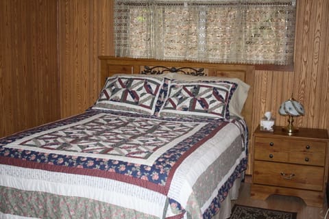 2 bedrooms, bed sheets