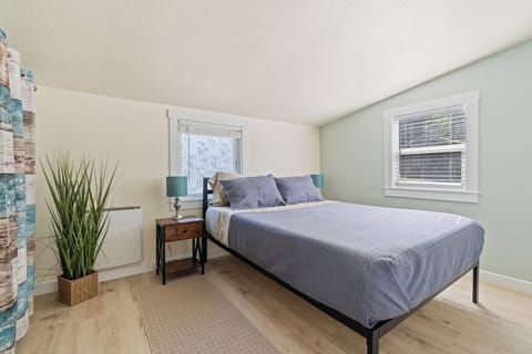 Bedroom 2 | Queen Bed | Smart TV | A/C Unit