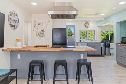 Kitchen | Trash Bags/Paper Towels