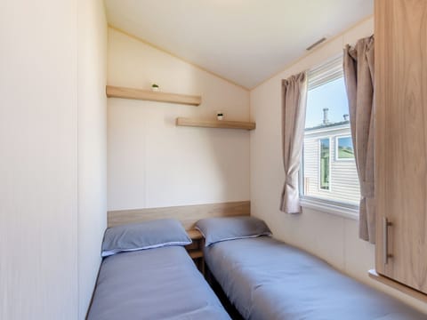 Twin bedroom | Vanhalla, Morecambe