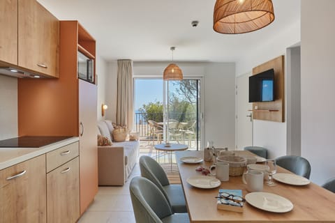 Please note that sea view is not guaranteed.