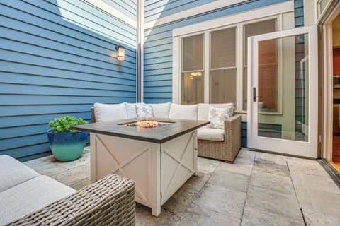 Private Patio | Gas Fire Pit