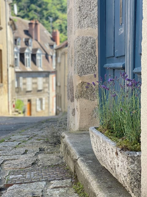 A 2 minute walk and you are by fabulous restaurants, wine bars, museums and more