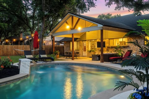 There are plenty of lights outside so you can still enjoy the backyard even at night.