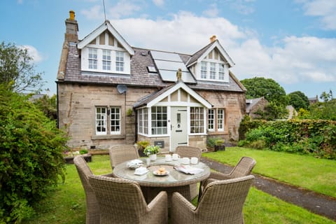 Charming stone cottage with private garden in the heart of the old village