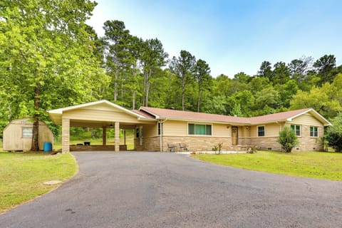 Mt Ida Vacation Rental | 3BR | 2BA | Steps Required | 2,237 Sq Ft