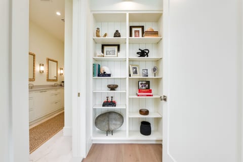 Many custom design features