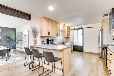 Kitchen | Microwave | Dishwasher