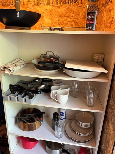 Fridge, stovetop, coffee/tea maker, electric kettle