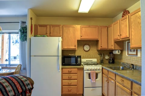 Fridge, microwave, dishwasher, coffee/tea maker