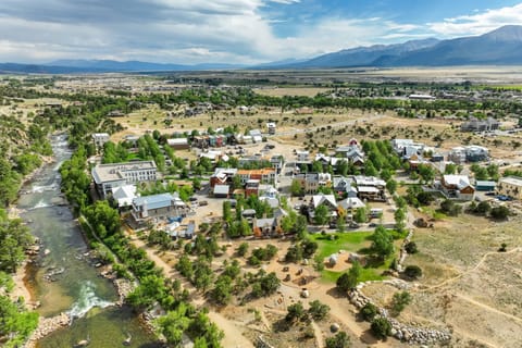 Come stay in South Main at Whitewater Estate!