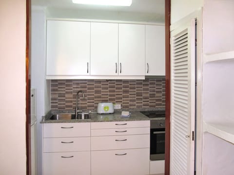 Fridge, microwave, oven, cookware/dishes/utensils