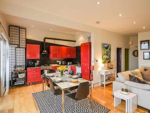 Fully equipped contemporary kitchen