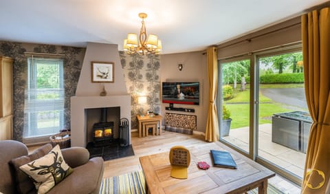 PRETTY VIEWS AND ACCESS TO THE GROUNDS OF THE HIGHLAND CLUB