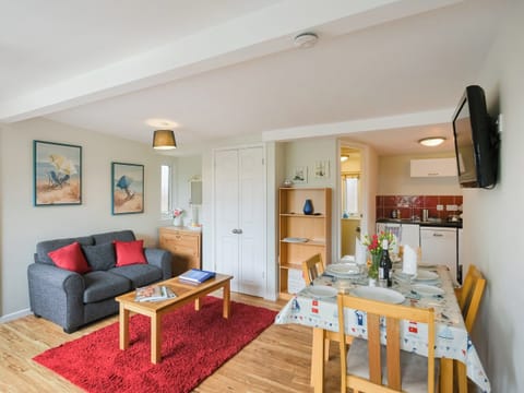 Open plan living space | Treetops - Tides Reach and Treetops, Aberdyfi