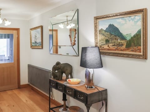 Interior | Ty’n Rallt, Bodorgan