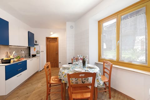 Kitchen and dining area