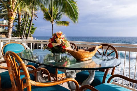 Enjoy Dinner with a view, on one of our Lanais!