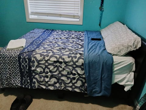 1 bedroom, bed sheets