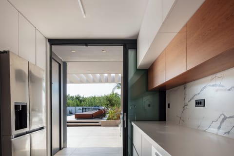 Seamless indoor and outdoor connection