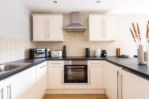 The Pall Mall Apartment, Liverpool - Host & Stay