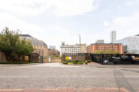 The Pall Mall Apartment, Liverpool - Host & Stay